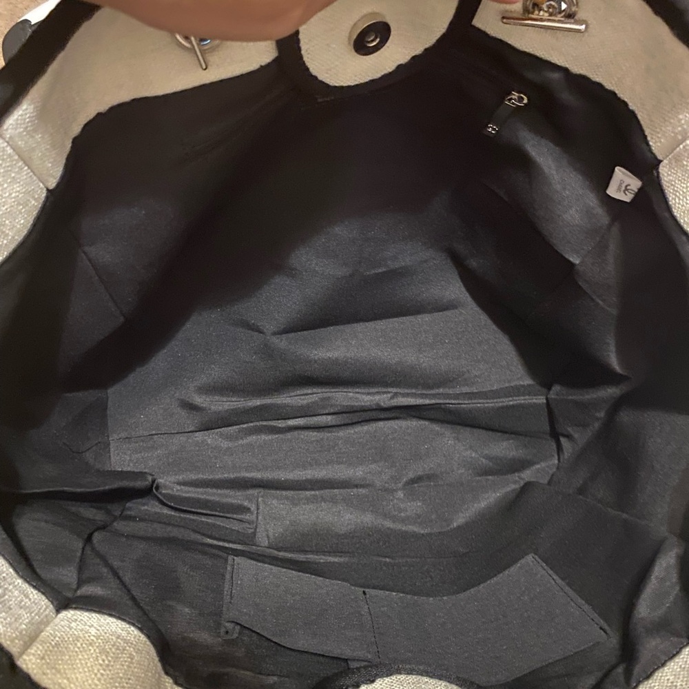 ❌SOLD❌ Gently Used! Excellent Condition Authentic Large CHANEL White Black Tote - Picture 9 of 16